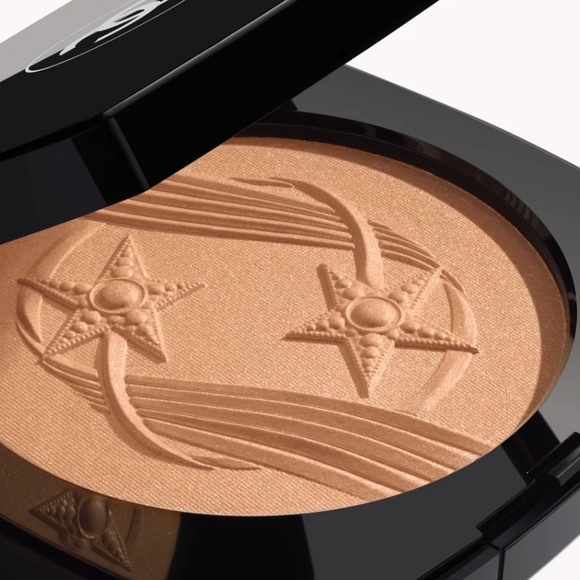 CHANEL LA COMÈTE OVERSIZE ILLUMINATING POWDER - Picture 2 of 3